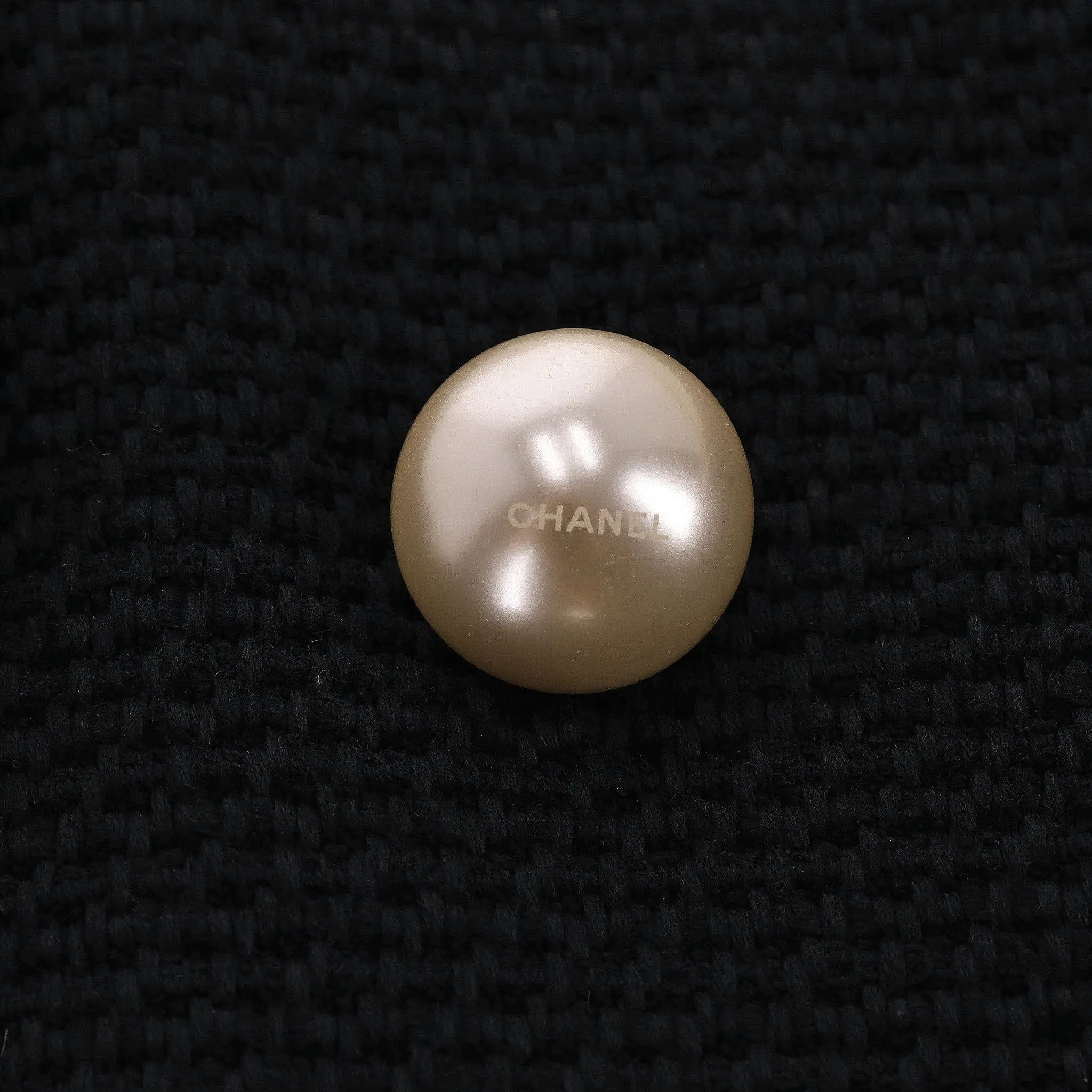 Chanel Cropped Cotton Jacket With Pearl Buttons. Size 38FR