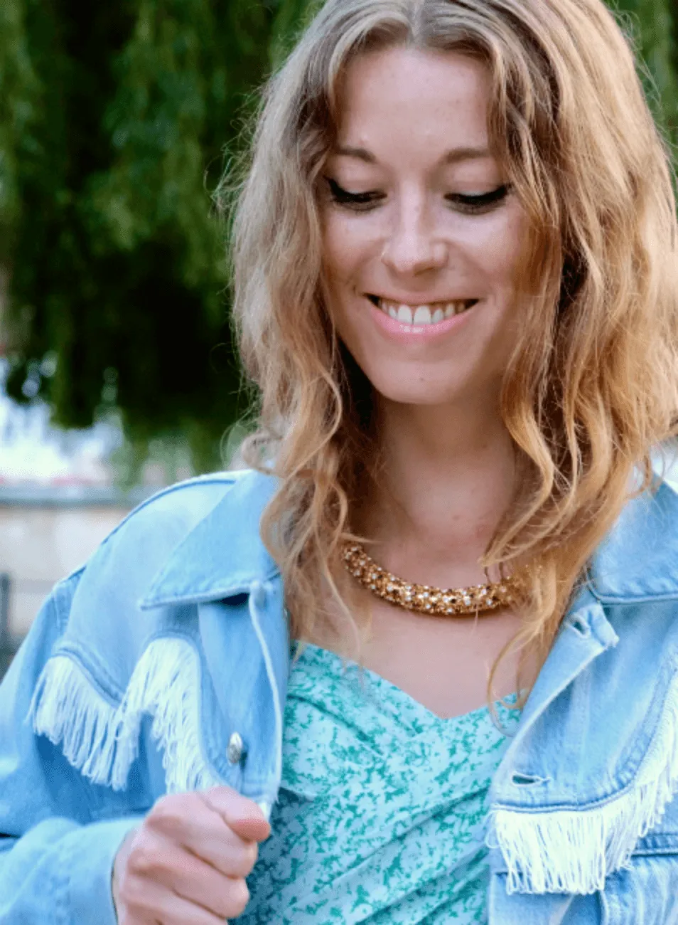 CROPPED FRINGED DENIM JACKET