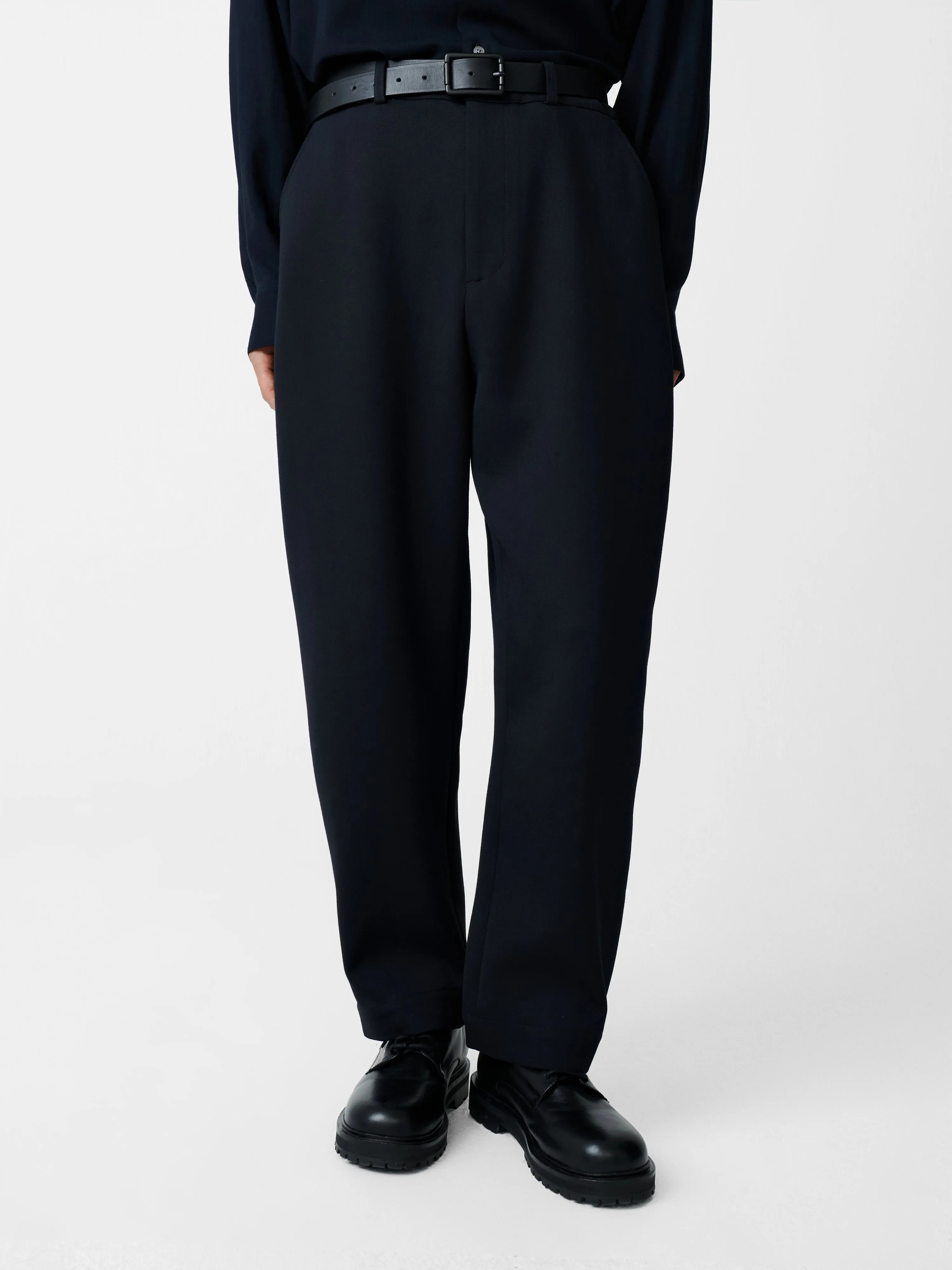 Ezra Pant in Darkest Navy