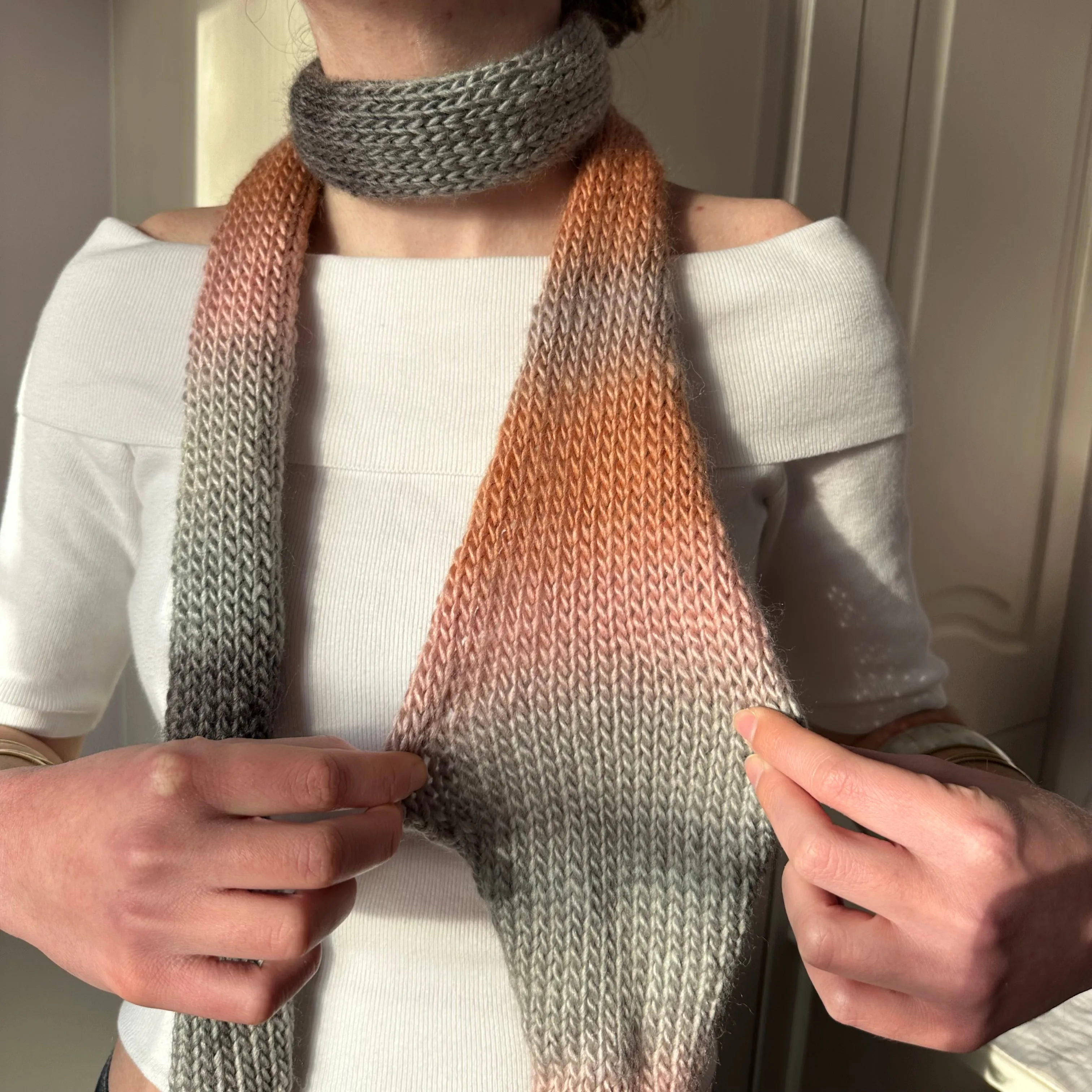 Handmade knitted ombré skinny scarf  in grey and salmon pink