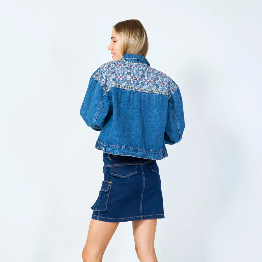 Trendy cropped denim jacket wholesale